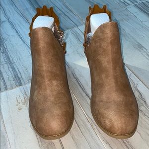 Brand new brown/tan booties